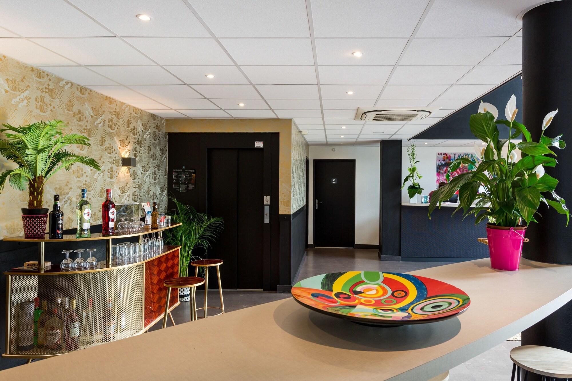 Kyriad Anglet - Biarritz エクステリア 写真